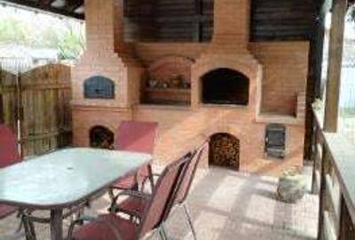 Vand CASA in or.Buhusi,jud.Bacau ,STR,Libertatii,Nr,159,suprafata construita 220mp,DS+P+E - 2