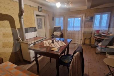 Casă cu 2 camere cu Teren 380 Mp în Purcăreni - 13