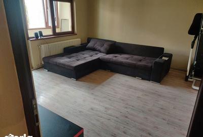 Apartament cu 3 camere decomandat în Micro 2 - 3