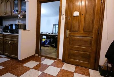 Apartament --3 camere -podgoriilor etajul 2 - 5