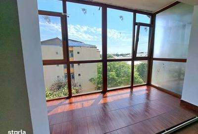 Apartament cu 3 camere decomandat în Micro 5 - 9