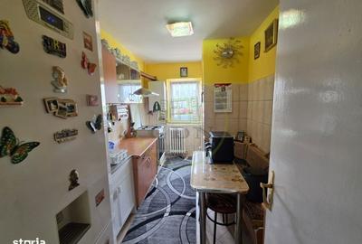 Apartament cu 4 camere decomandat în Hipodrom 3