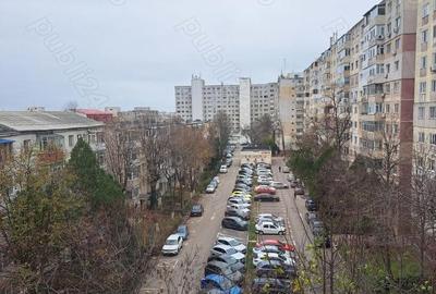 Apartament cu 3 camere decomandat în Casa de Cultură - 1