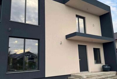 Casă cu 4 camere cu Teren 300 Mp în Eforie - 1