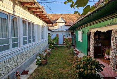 Vand casa de caramida in Comanesti - 3