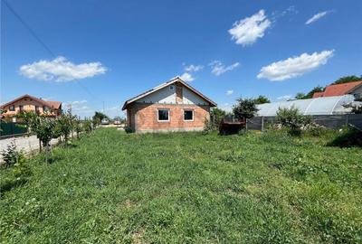 Casă cu 3 camere cu Teren 572 Mp în Gepiu - 3