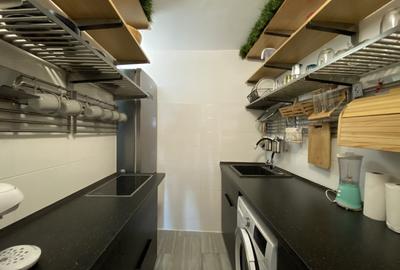 Peninsula , Piata Ovidiu - 6