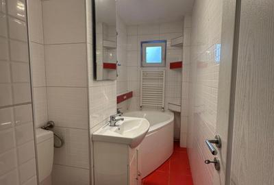 Etajul 1!!!! zona Dacia .. 3 camere .. 95000 euro - 5