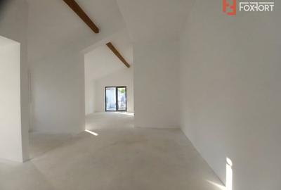 Duplex cu 5 camere cu Canalizare în Ghiroda - 3