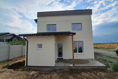 Casă cu 3 camere cu Teren 202 Mp în Central - 1