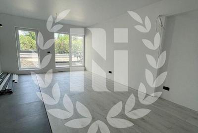 Apartament cu 3 camere semidecomandat în Berceni - 1