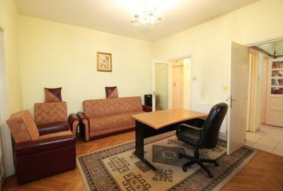 Apartament cu 4 camere semidecomandat, mobilat în Cișmigiu