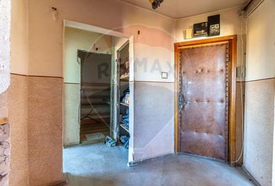 Apartament 2 camere/ 2 balcoane/de renovat-  zona Tractorul! - 8