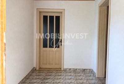 Casă cu 5 camere cu Teren 5280 Mp în Central - 3