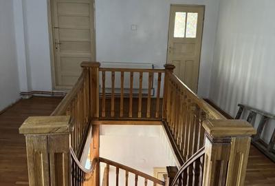 Casă cu 8 camere cu Teren 132 Mp în Gara de Nord - 17