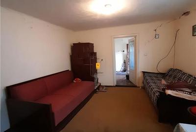 Casă cu 4 camere semidecomandat cu Teren 1352 Mp în Bărcănești - 5