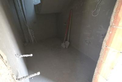 Casă cu 4 camere cu Teren 200 Mp în Central - 9