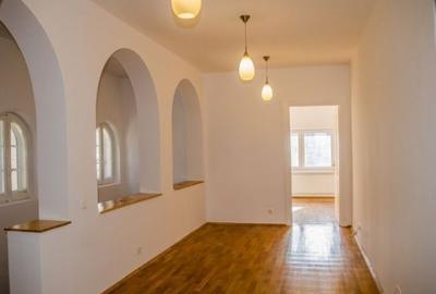 Apartament cu 6 camere decomandat în Aviatorilor - 2
