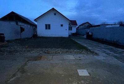 Casă cu 3 camere cu Teren 333 Mp în Central - 2