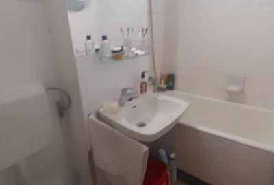 Unirii, zona Casa Vacantei, 3 camere, etaj 2 - 2