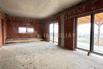 Casa individuala la rosu - 2