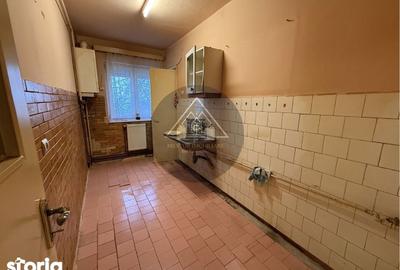 Apartament cu 4 camere decomandat în Central - 3