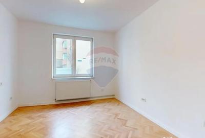 Casă cu 5 camere cu Teren 540 Mp în Central - 2