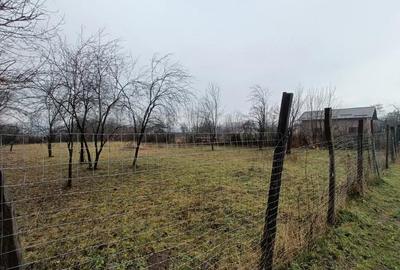 Teren de 1250 mp, în Brebu