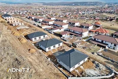 Casa 4 camere la cheie,130 mp,500 mp teren,cartier Unirii - 1