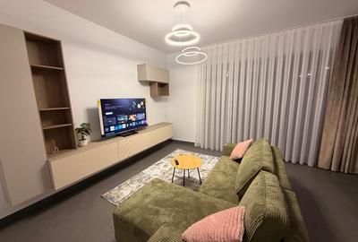 Apartament cu 3 camere decomandat, mobilat în Central