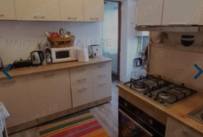 Vand casa cu 3 camere CENTRAL - 2