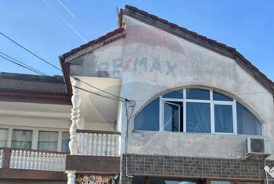 Apartament cu 4 camere decomandat în Central - 2