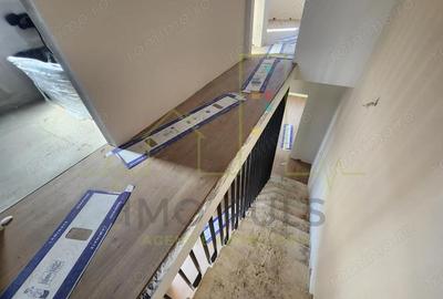 Casă cu 5 camere cu Teren 380 Mp în Moșnița Veche