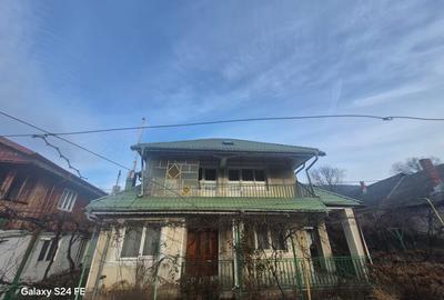 Casă cu 6 camere cu Canalizare în Exterior Est - 10