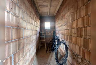 Casă cu 4 camere cu Teren 2000 Mp în Baciu - 7