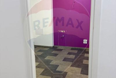 Spațiu comercial, de 92.2 mp, în Central - 18