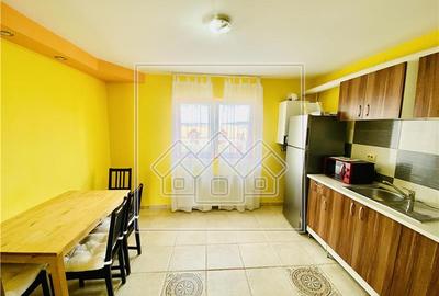 Apartament cu 3 camere semidecomandat în Turnișor - 1