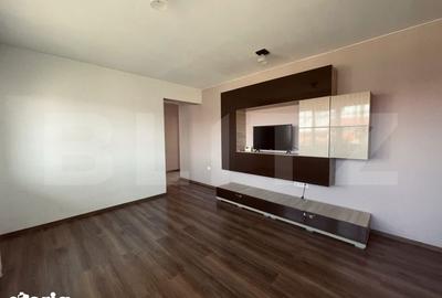 Apartament cu 3 camere semidecomandat în Florești - 1