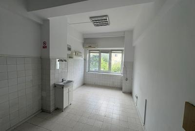 Spațiu comercial, de 17.5 mp, în Central - 5