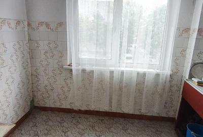 Apartament cu 3 camere semidecomandat în Micro 3 - 1
