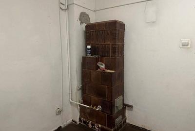 Casă cu 2 camere în 1 Mai - 5