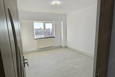 Apartament cu 3 camere decomandat în Fetești-Gară - 2