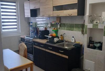 Apartament cu 3 camere semidecomandat în Central - 4