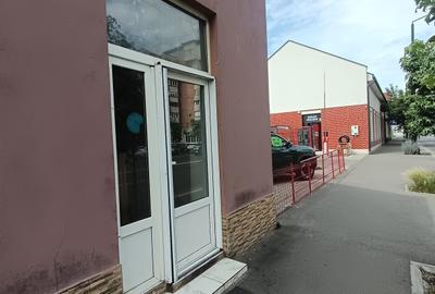 Spațiu comercial, de 25 mp, în Decebal - 7