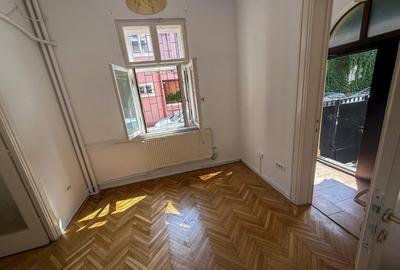 Casa de inchiriat pe strada linistita - Piata 1 Mai - 9