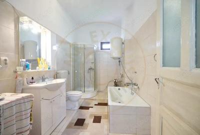 Casă cu 4 camere cu Teren 9915 Mp în Central - 6