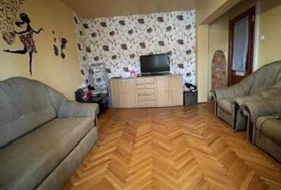 Apartament cu 3 camere decomandat în Rogerius