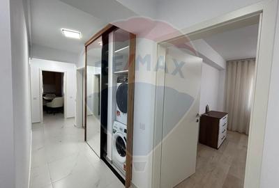 Apartament cu 3 camere decomandat în Tractorul - 9