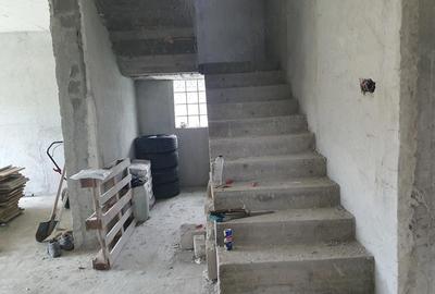 Casă cu Teren 500 Mp în Central