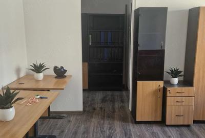 Spațiu comercial, de 50 mp, în Central - 3